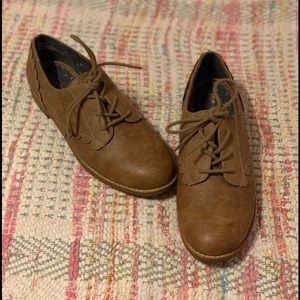 Women’s Maurices Kayla Oxford Shoes Size 8.5